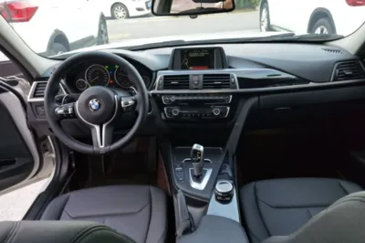 BMW 3 Series 2017, 101700 км, за 11966 USD - фото 17