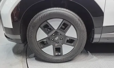 Hyundai Santafe 2024, 20046 км, за 25956.31 USD