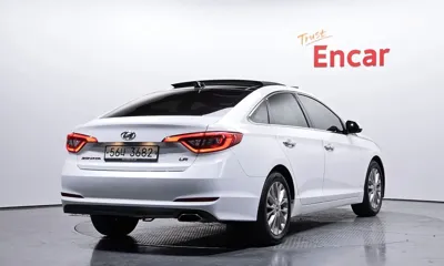 Hyundai Sonata 2015, 128143 км, за 7811.47 USD