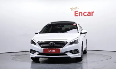 Hyundai Sonata 2015, 128143 км, за 7811.47 USD