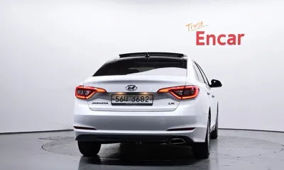 Hyundai Sonata 2015, 128143 км, за 7811.47 USD