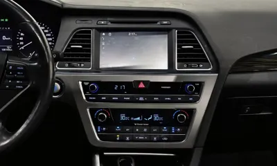 Hyundai Sonata 2015, 128143 км, за 7811.47 USD - фото 15