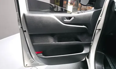 Hyundai Staria 2025, 60695 км, за 19190.75 USD - фото 24