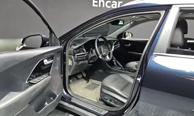 Kia Niro 2020, 63957 км, за 12221.28 USD - фото 10