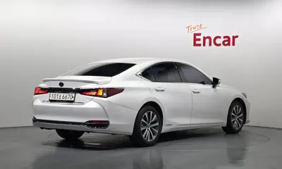 Lexus ES 2019, 61609 км, за 19500.28 USD