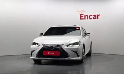 Lexus ES 2019, 61609 км, за 19500.28 USD