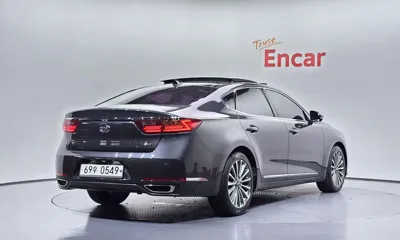 Kia K7 2016, 106643 км, за 7745.83 USD