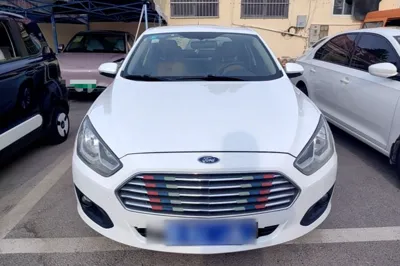 Ford Escort 2015, 81100 км, за 4359 USD