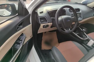 Ford Escort 2015, 81100 км, за 4359 USD - фото 18