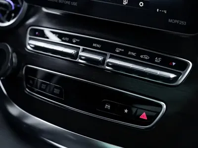 Mercedes-Benz V-Class 2024, 39000 км, за 39139.91 USD - фото 20