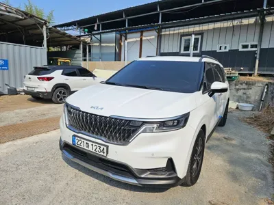 Kia Canival 2023, 101200 км, за 10869.14 USD