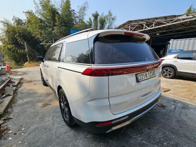 Kia Canival 2023, 101200 км, за 10869.14 USD