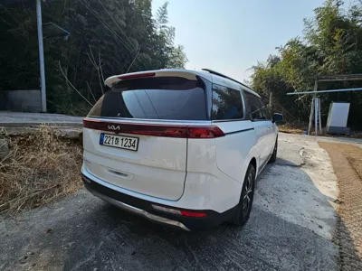 Kia Canival 2023, 101200 км, за 10869.14 USD