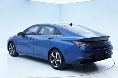 Hyundai Elantra 2022, 50500 км, за 12758 USD - фото 6