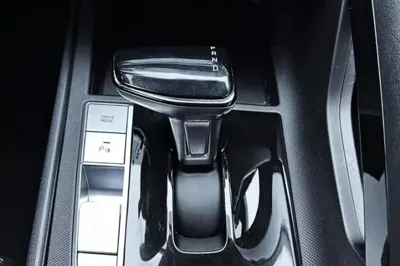 Hyundai Elantra 2022, 50500 км, за 12758 USD - фото 16