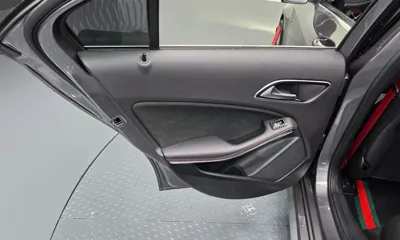 Mercedes-Benz A-Class 2018, 111301 км, за 12295.36 USD - фото 25