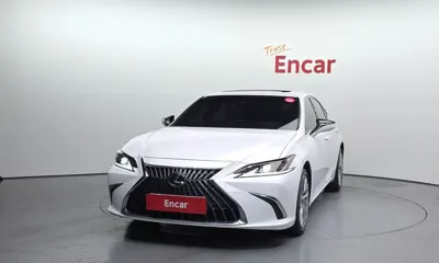 Lexus ES 2023, 57289 км, за 28940.37 USD