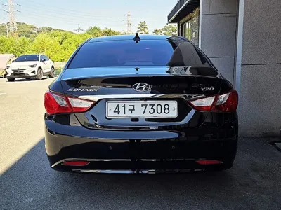 Hyundai Sonata 2011, 131584 км, за 2494.42 USD