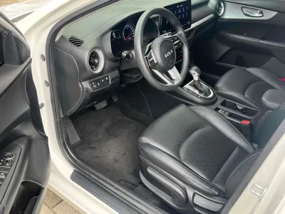 Kia K3 2022, 119000 км, за 8469.06 USD - фото 9