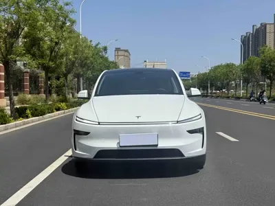 Tesla Model Y 2025, 37000 км, за 27965.61 USD