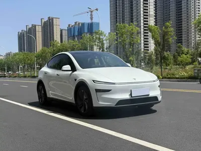 Tesla Model Y 2025, 37000 км, за 27965.61 USD
