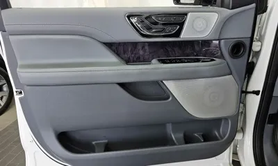 Lincoln Navigator 2021, 83036 км, за 29903.13 USD - фото 24