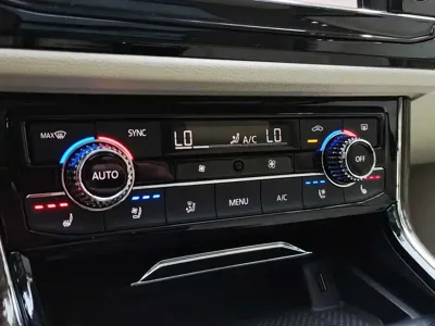 Volkswagen Phideon 2017, 143800 км, за 14115.41 USD - фото 22