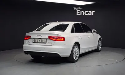 Audi A4 2015, 152439 км, за 4225.44 USD