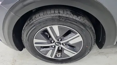 Kia Niro 2020, 47175 км, за 10944.63 USD