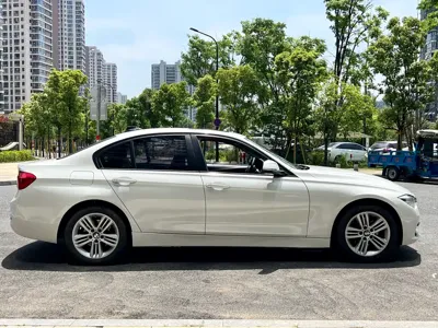 BMW 3 Series 2017, 90000 км, за 8651.98 USD