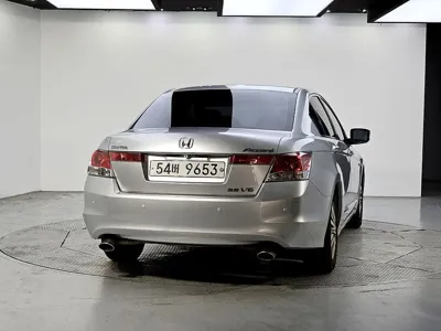 Honda Accord 2010, 117700 км, за 2143.32 USD