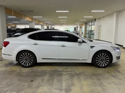 Kia K7 2015, 201552 км, за 2925.31 USD