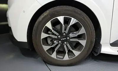 Kia Canival 2023, 72766 км, за 20121.11 USD