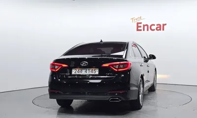 Hyundai Sonata 2015, 73542 км, за 6825.71 USD