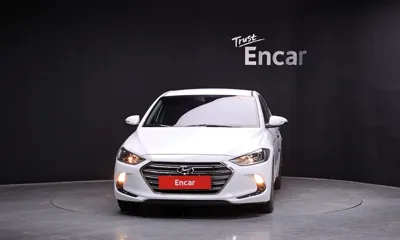 Hyundai Avante 2017, 54576 км, за 8255.86 USD
