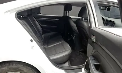 Hyundai Avante 2017, 54576 км, за 8255.86 USD - фото 11