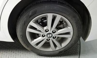 Hyundai Avante 2017, 54576 км, за 8255.86 USD - фото 21