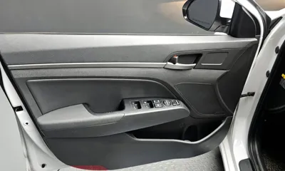 Hyundai Avante 2017, 54576 км, за 8255.86 USD - фото 24