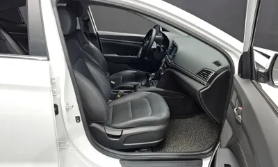 Hyundai Avante 2017, 54576 км, за 8255.86 USD - фото 26