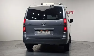 Hyundai Starex 2017, 137658 км, за 9382.23 USD