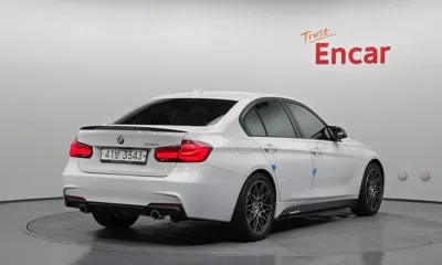 BMW 3-Series 2018, 35619 км, за 17781.61 USD