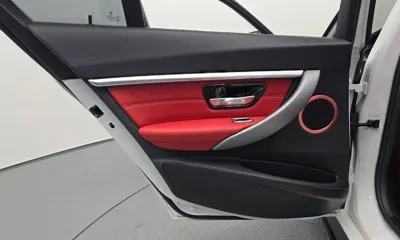 BMW 3-Series 2018, 35619 км, за 17781.61 USD - фото 25