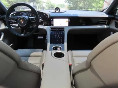 Porsche Taycan 2023, 33000 км, за 72206.91 USD - фото 7
