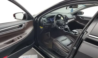 Hyundai Grandeur 2018, 107842 км, за 9846.4 USD - фото 10