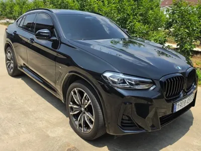 BMW X4 2025, 22042 км, за 44366.42 USD