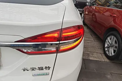 Ford Mondeo 2017, 72700 км, за 8606 USD - фото 9