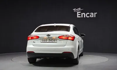Kia K3 2015, 142976 км, за 2593.77 USD