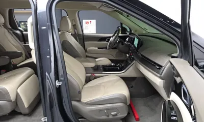 Kia Canival 2023, 39821 км, за 18970.72 USD - фото 11