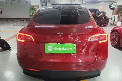 Tesla Model Y 2022, 17800 км, за 29883 USD