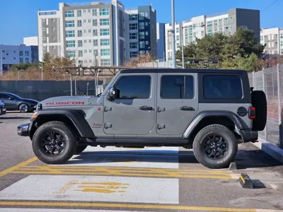 Jeep Wrangler 2023, 24000 км, за 32755.68 USD